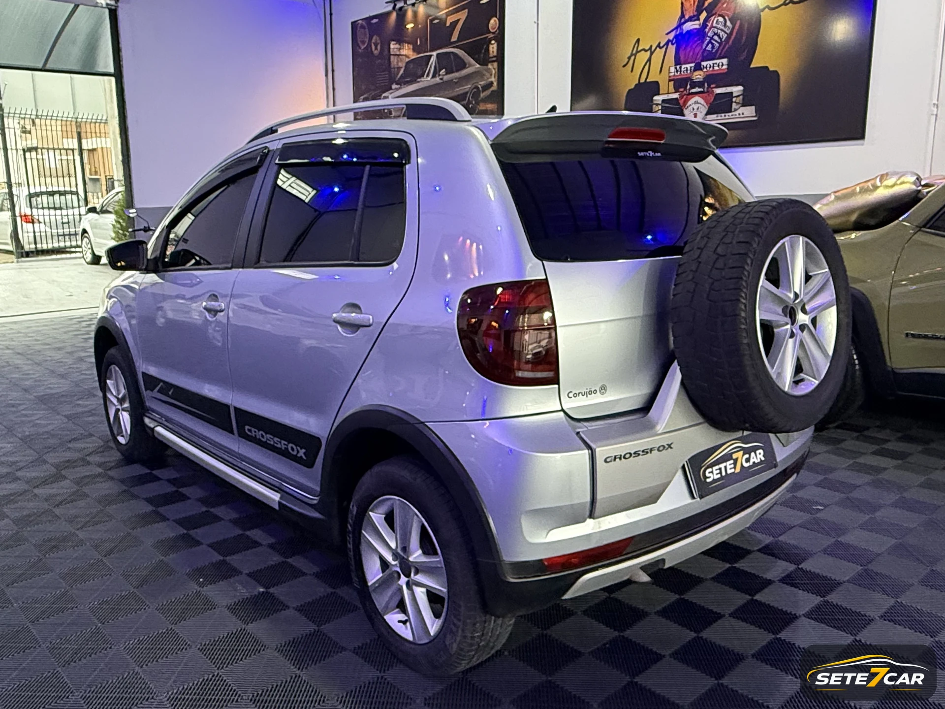 Volkswagen CrossFox 1.6 Flex 2011 prata — foto