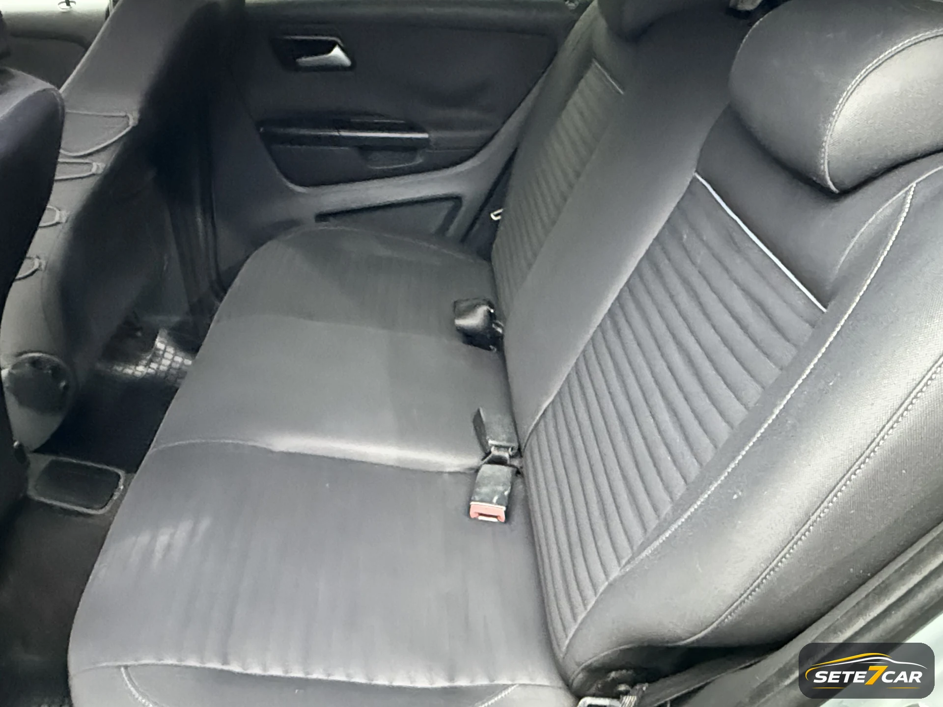 Volkswagen CrossFox 1.6 Flex 2011 prata — foto