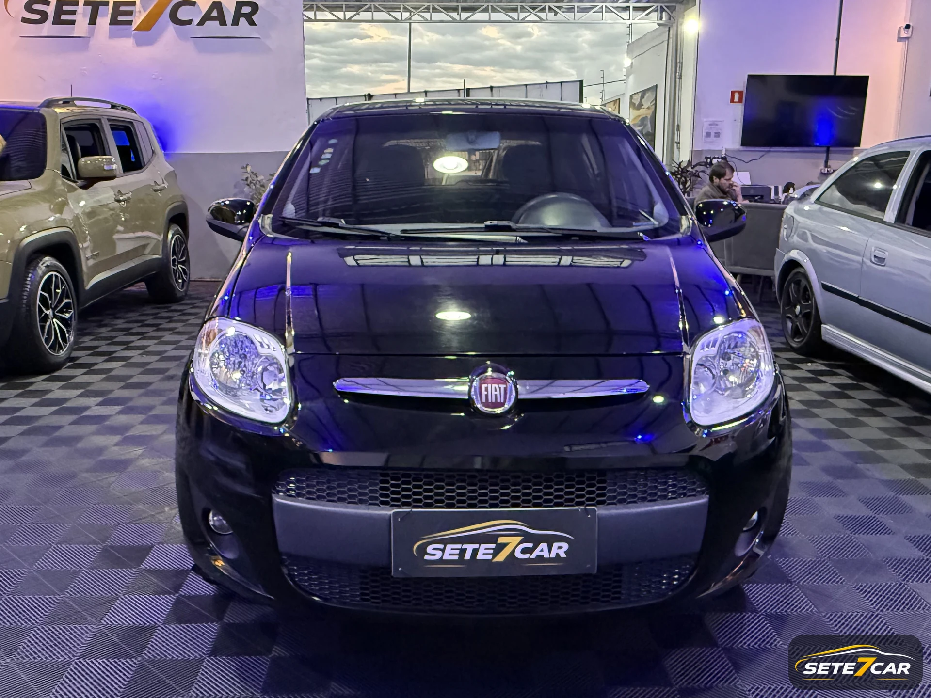 Fiat Palio Attractive 2014 preto — foto