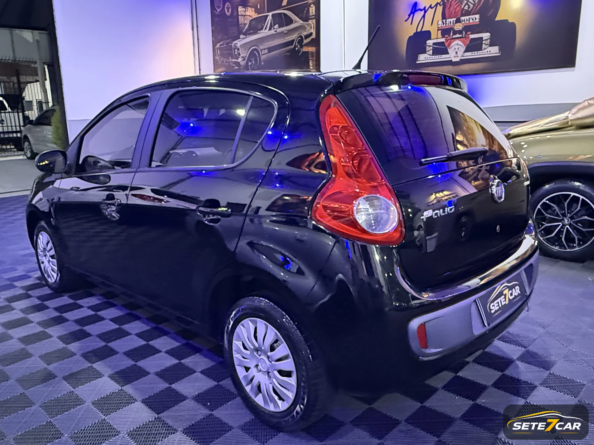 Fiat Palio Attractive 2014 preto — foto
