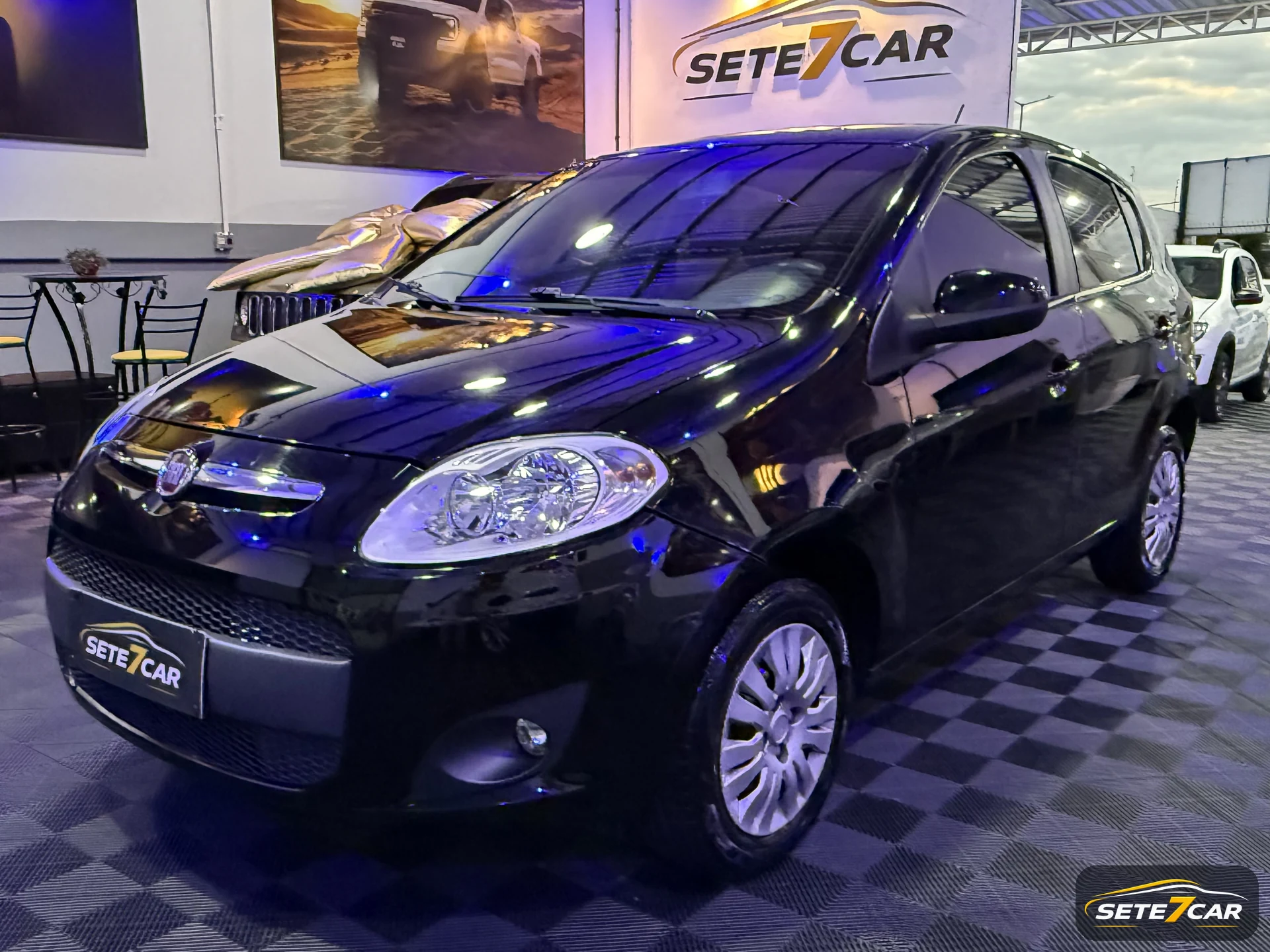 Fiat Palio Attractive 2014 preto — foto